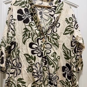 Manuhealii Cream Button-Front Shirt with Green & Black Floral Print